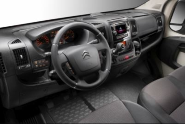noleggio lungo termine citroen jumper interni